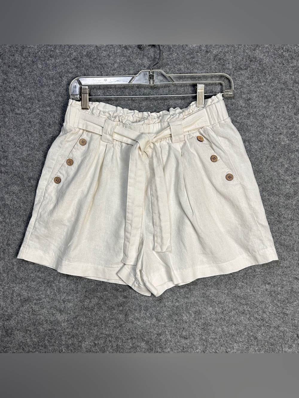 Joe Benbasset L/XL Cream High-Waist Paperbag Tie Linen Blend 3-Button Shorts